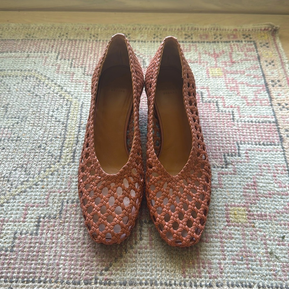 Sézane Low Laura Courts in blush lisse